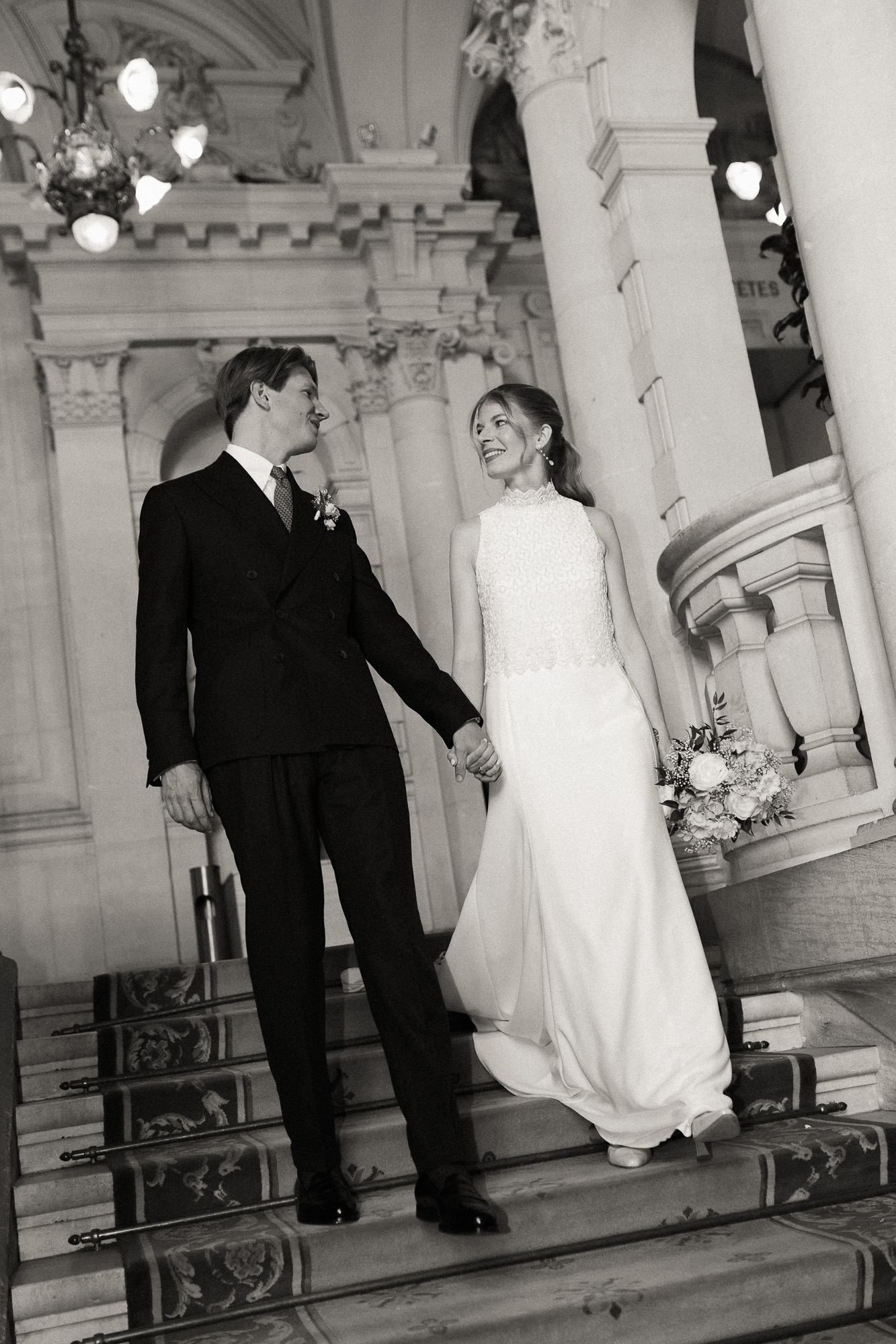 Love Stories Photographer 26 photographe mariage paris tours orleans destination luxury wedding photographer Tour Eiffel